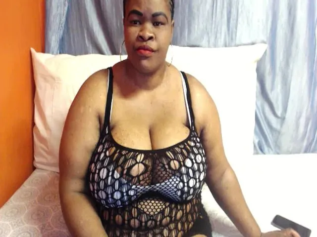 Live sex webcam photo for Sweetnozie #265423865