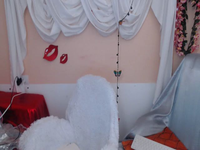 Live sex webcam photo for Katy_Lorens #255441236