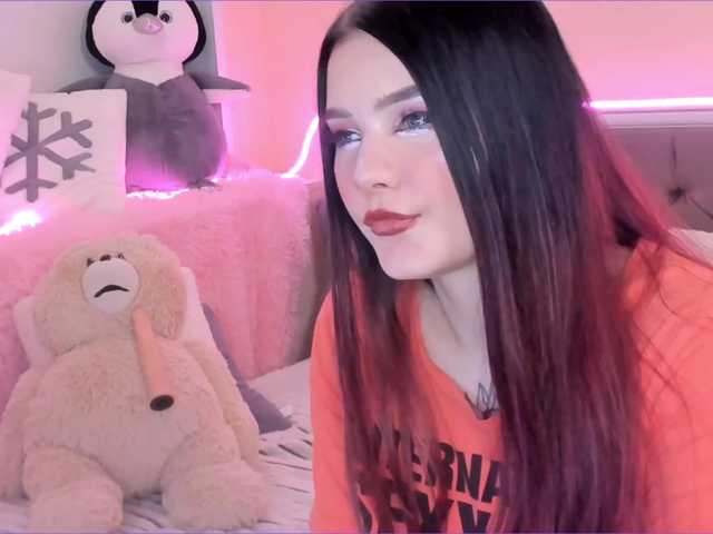 Live sex webcam photo for sweetbutty- #240998047