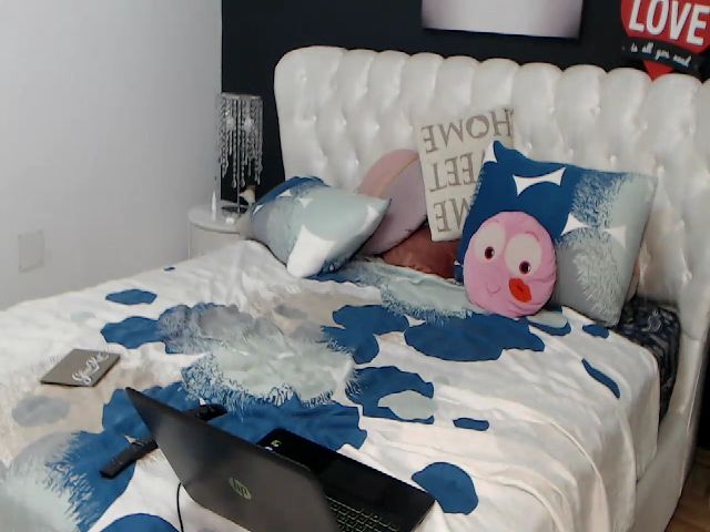 Live sex webcam photo for BlondeeFairy #259502816