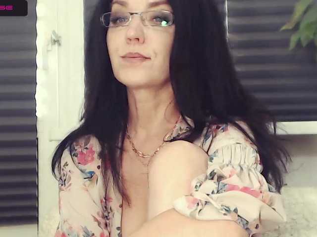 Live sex webcam photo for Drakulaura1 #250002496