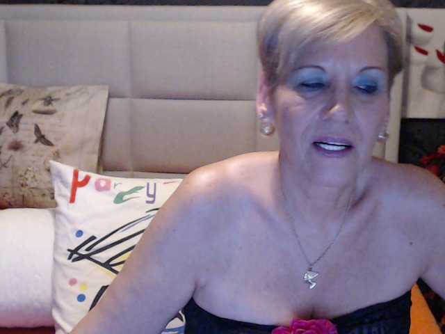 Live sex webcam photo for ANGELGRANNY #241307269