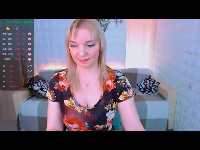 Live sex webcam photo for ReganLovely #240932440