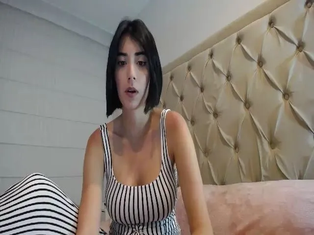 Live sex webcam photo for Lana_red #253309379