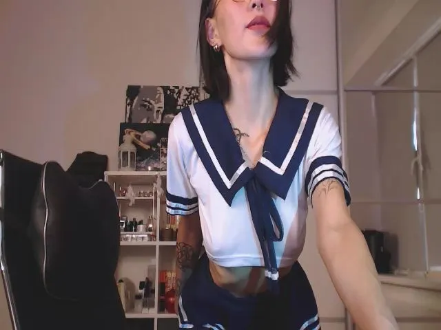 Live sex webcam photo for KellyAsian #255110417