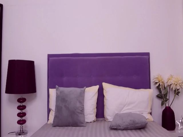 Live sex webcam photo for InnaHottyX #263135746