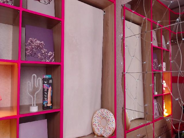 Live sex webcam photo for Blazin_Ruby #260023981