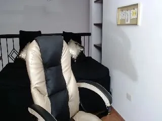 Live sex webcam photo for Yeli_Amber #252115357