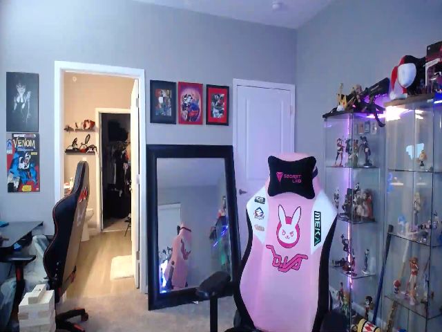 Live sex webcam photo for DarcyNycole #258047068