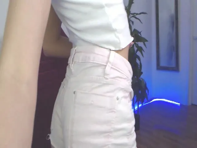 Live sex webcam photo for LionellaRicci #263812141