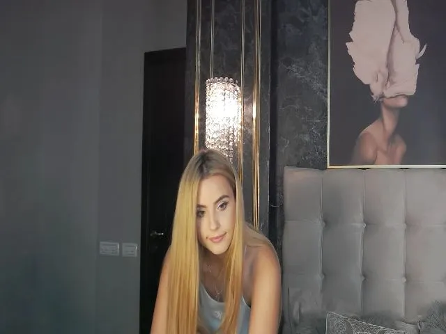 Live sex webcam photo for SophiaSecret #260625956