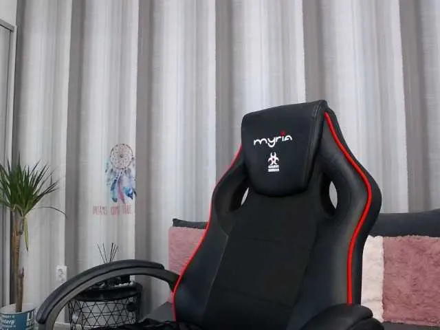 Live sex webcam photo for Dollyada #243628376