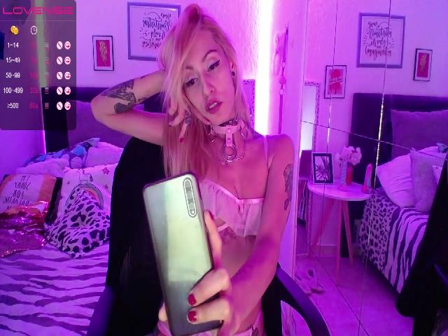 Live sex webcam photo for Effy_Rose_ #254060990