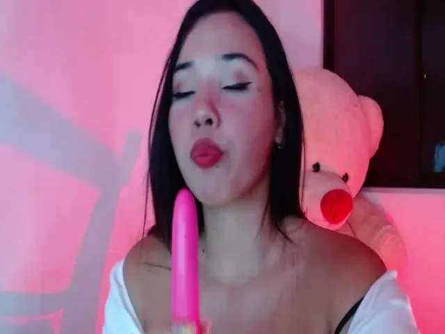 Live sex webcam photo for Samantha4k #264772094