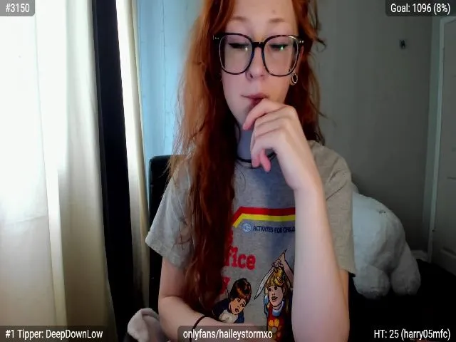 Live sex webcam photo for Haileystormxo #256384891