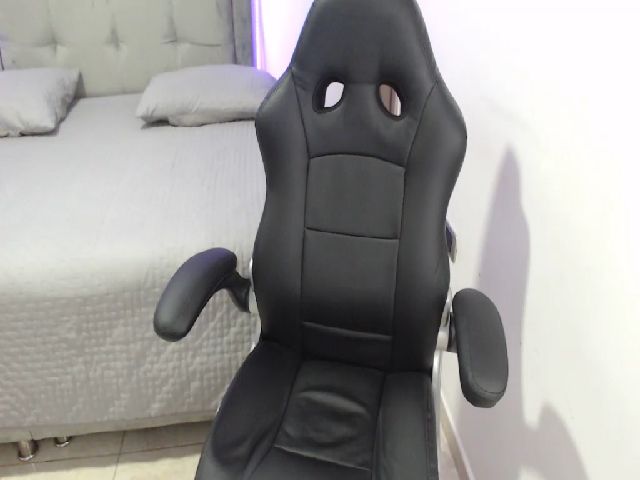 Live sex webcam photo for Noha_24_ #254153637