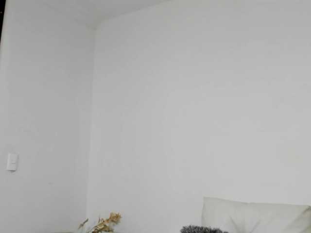 Live sex webcam photo for KellyBrooke #241021797