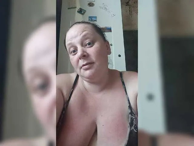 Live sex webcam photo for RealWitch #254781057