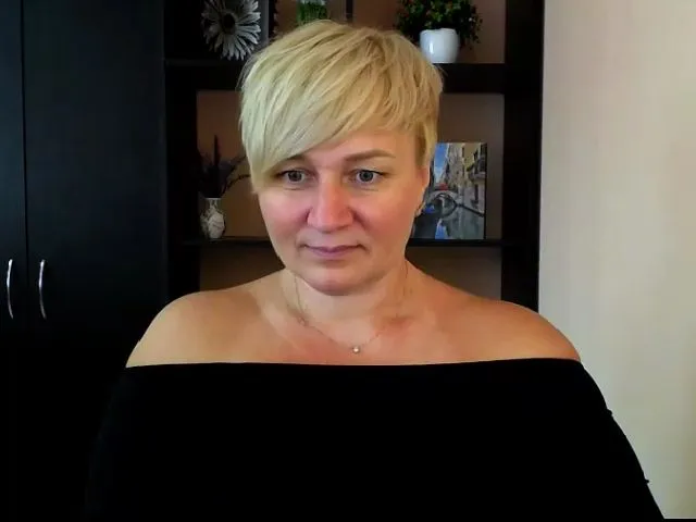 Live sex webcam photo for KailyMey #255364512