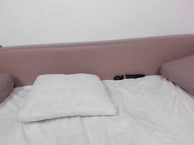 Live sex webcam photo for HOTbrunette69 #241354704