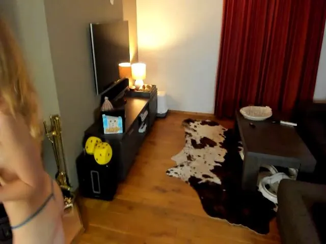 Live sex webcam photo for WildestKitten #259537166