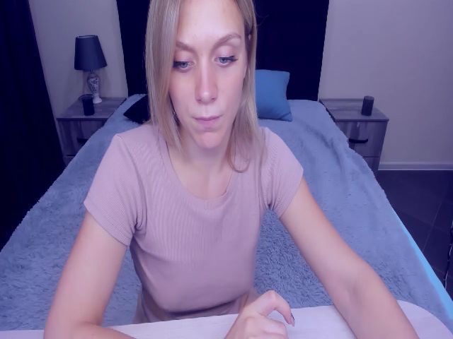 Live sex webcam photo for MeganKind #255887375