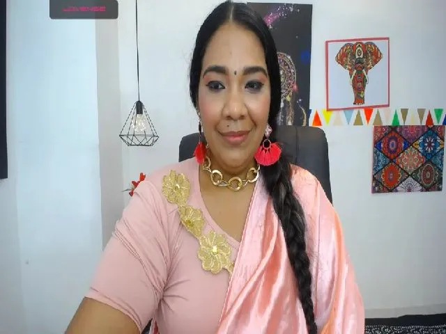 Live sex webcam photo for IndianMama #258664090