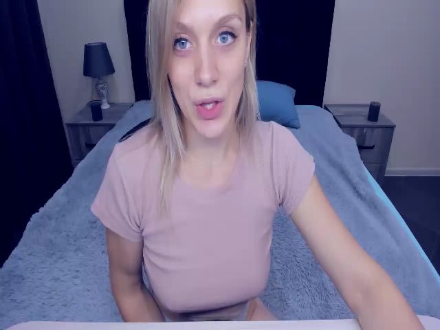 Live sex webcam photo for MeganKind #258473842