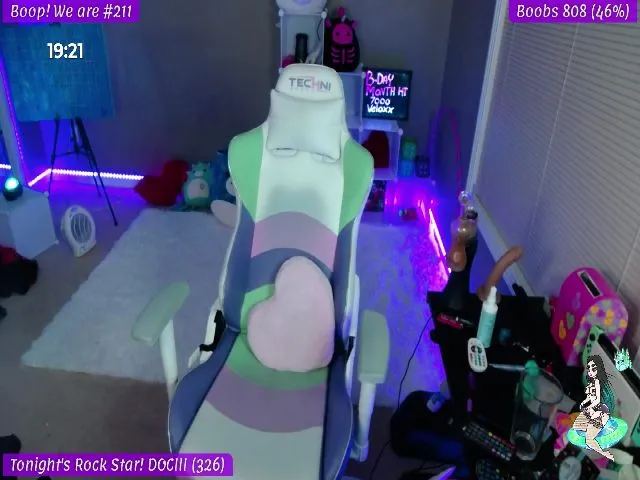 Live sex webcam photo for LexaLuv #252407989