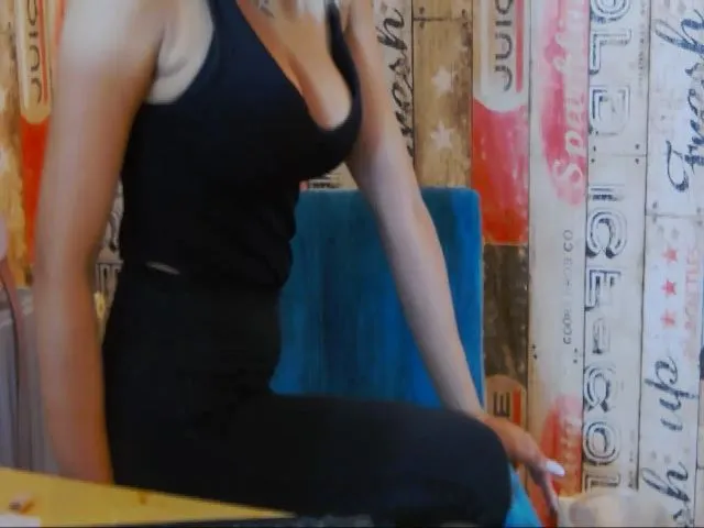 Live sex webcam photo for RubbyKalifha #265464533