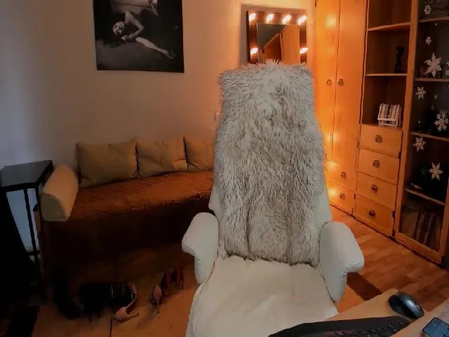 Live sex webcam photo for MariaPerfect #257945840