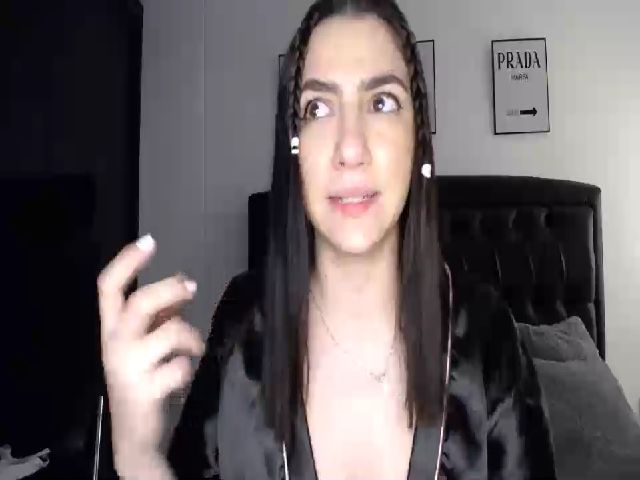 Live sex webcam photo for Valen_giraldo #261679463