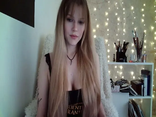 Live sex webcam photo for Nicole_W #265396000