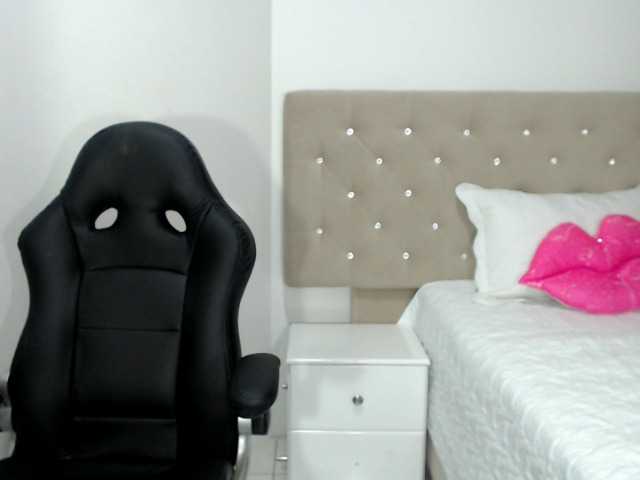 Live sex webcam photo for meavexox #242413951