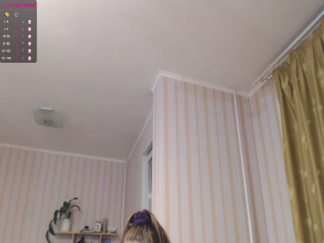 Live sex webcam photo for DinaGreen #255380601