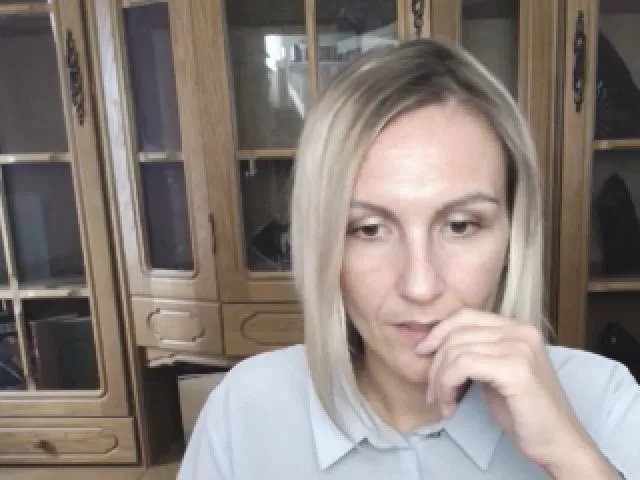 Live sex webcam photo for MiliEsiens #256247333