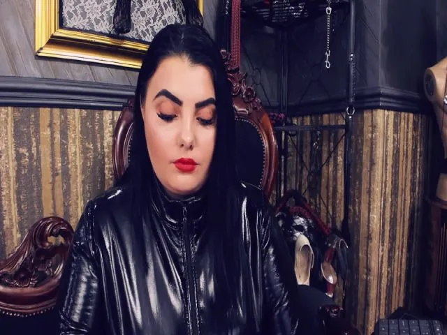 Live sex webcam photo for MelissaGlow #257672409