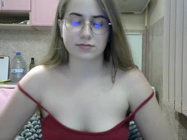 Live sex webcam photo for MirraYohaens #254931138