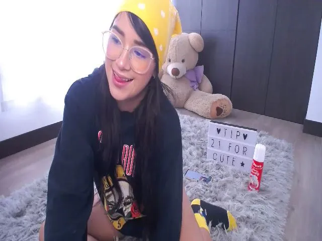 Live sex webcam photo for Hellenn #259529778