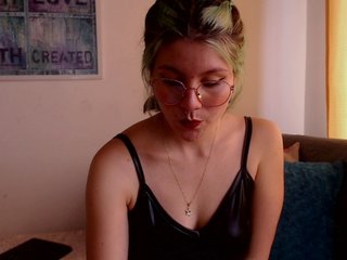 Live sex webcam photo for HayleyJackson #240579057