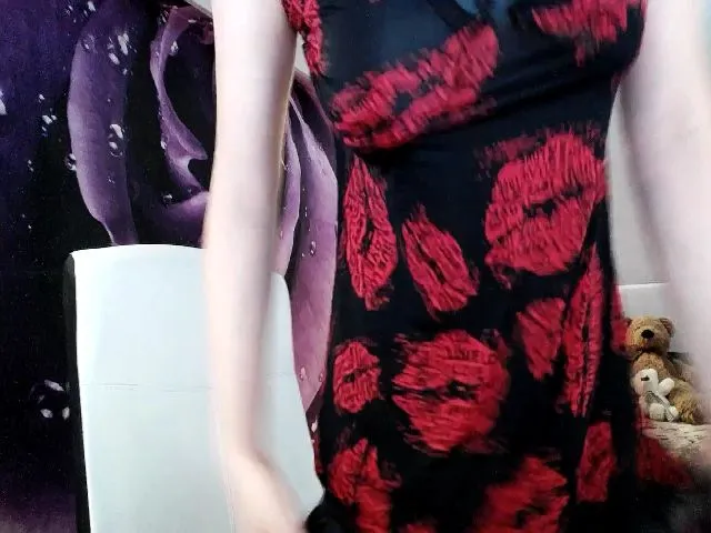 Live sex webcam photo for Ladybigsmile #265012518