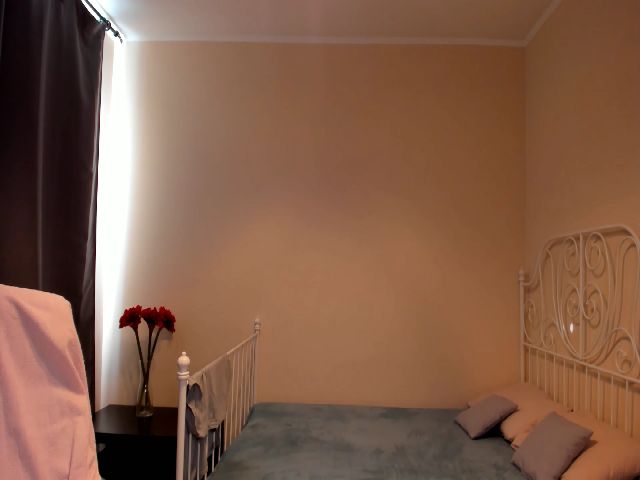 Live sex webcam photo for O1iv1a #257630347