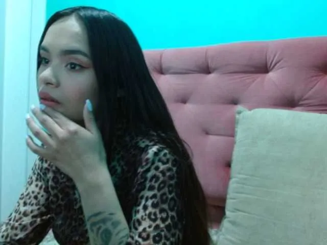 Live sex webcam photo for emmyythx #251406471