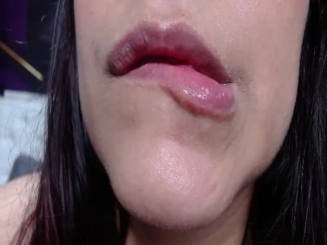 Live sex webcam photo for Emiligrey #259885096