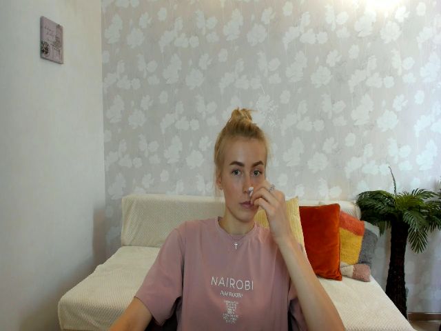 Live sex webcam photo for MissisRexa #260538598