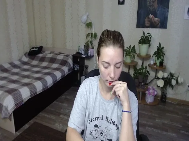 Live sex webcam photo for Emi_lywild #265350227