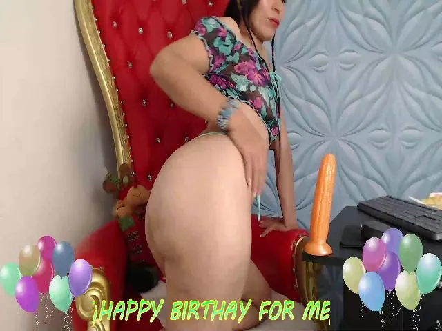 Live sex webcam photo for BlowMommy #252471743