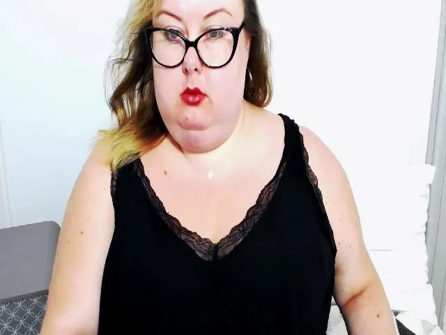 Live sex webcam photo for HornyBonnie #263568285