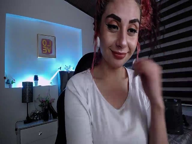 Live sex webcam photo for Cristal_19 #253742708