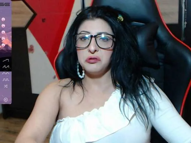 Live sex webcam photo for Ashima25 #248642417
